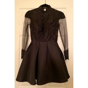 NWT Chi Chi London in Size UK4 / 0P